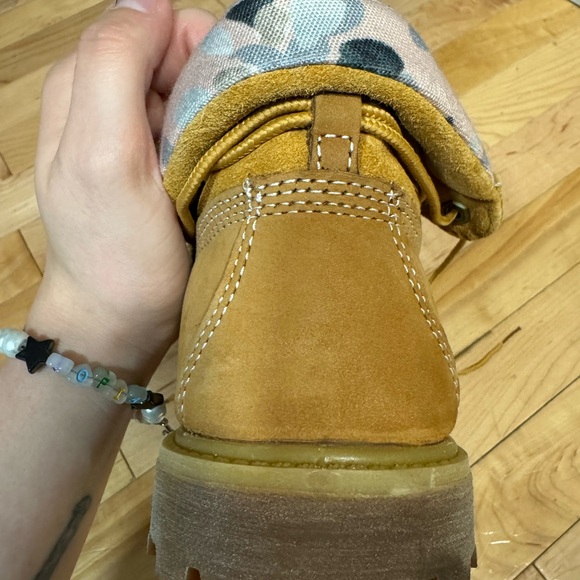 Timberland Roll Top Pink Camo Wheat Colored Boots - Picture 7 of 11